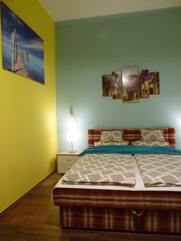 Eper Apartman Debrecen Buitenkant foto