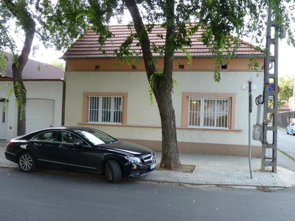Eper Apartman Debrecen Buitenkant foto